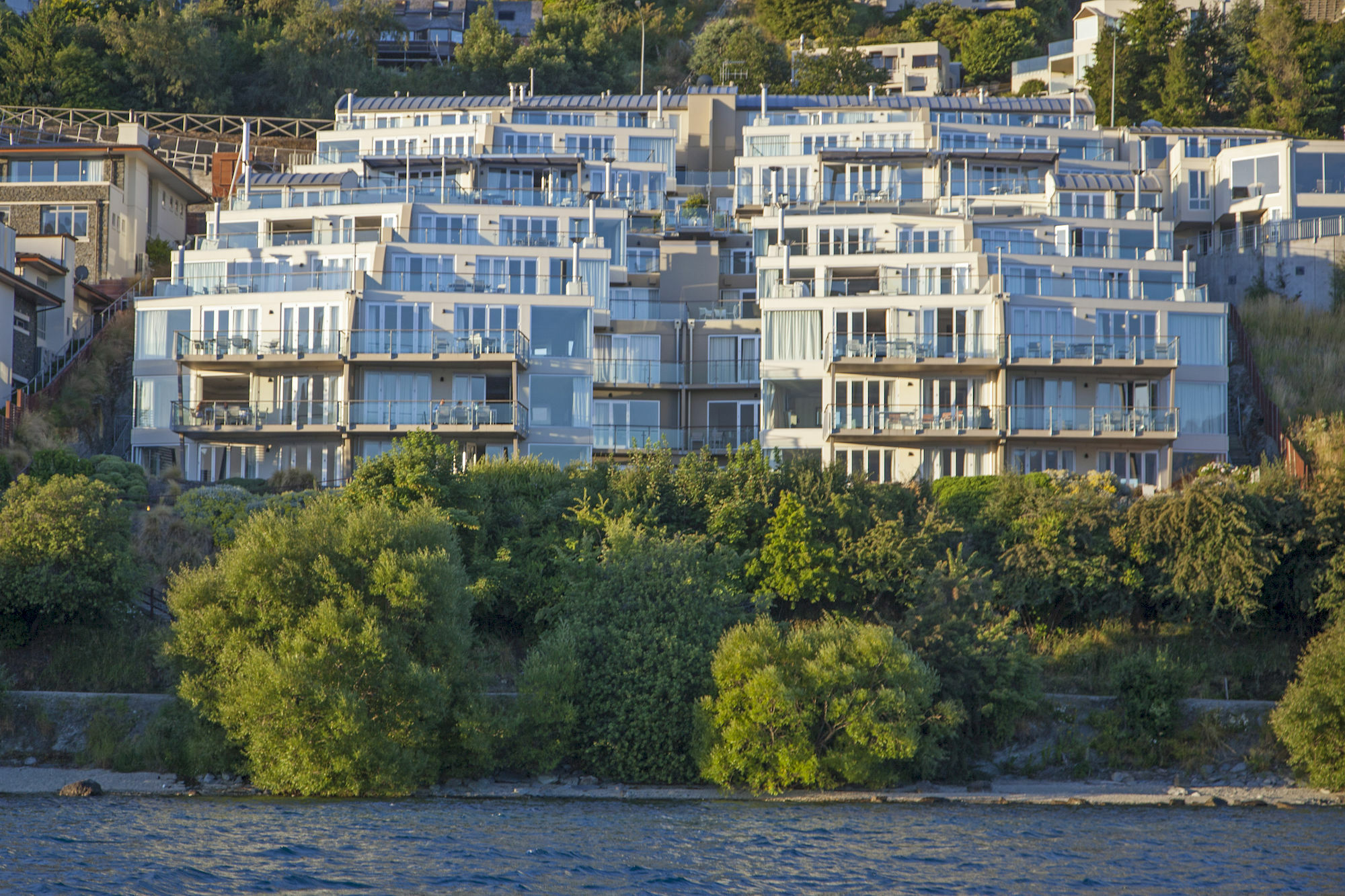 Luxury Lake Suites クイーンズタウン エクステリア 写真